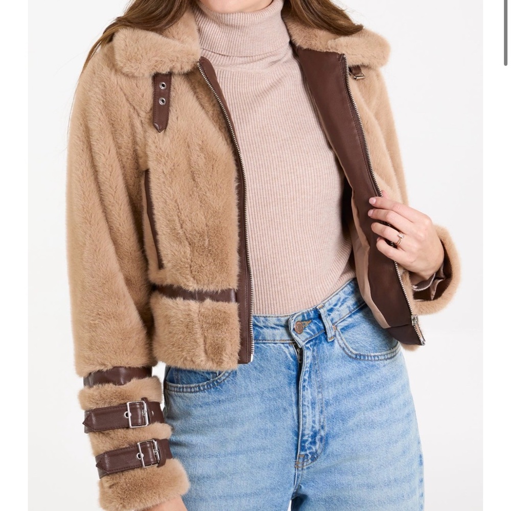 NWT- Gran Oriente Tan Faux Fur Camel Buckle Coat Jacket Size Large